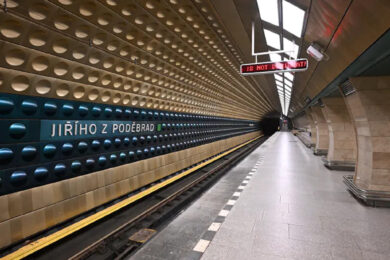 Nově otevřená zrekonstruovaná stanice metra Jiřího z Poděbrad.