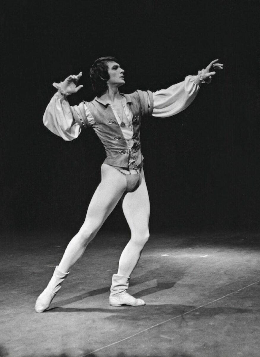 Vlastimil Harapes v roce 1971 jako Romeo v baletu Romeo a Julie.