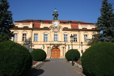 Na Libeňském zámku  budou na podzim oceněni tři osobnosti cenou Čestné občanství Prahy 8.