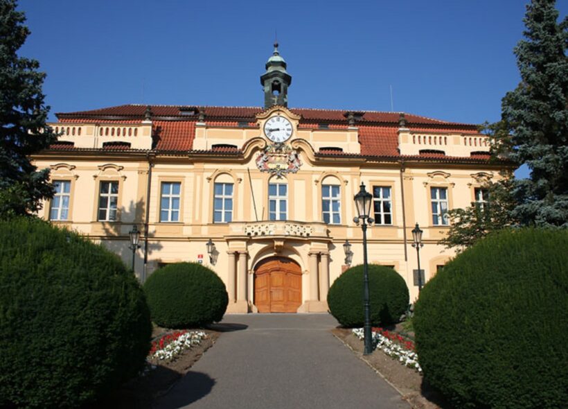 Na Libeňském zámku  budou na podzim oceněni tři osobnosti cenou Čestné občanství Prahy 8.