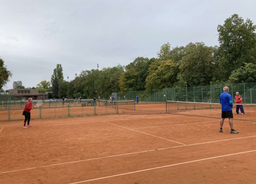 Radní hl. m. Prahy v pondělí schválili pronájem tenisového areálu v Letenských sadech na dobu 30 let tenisovému klubu LTC PRAHA.
